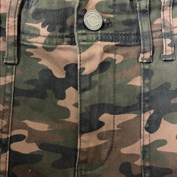 White House Black Market Camo High-Rise Slim Jeans - Picture 13 of 13